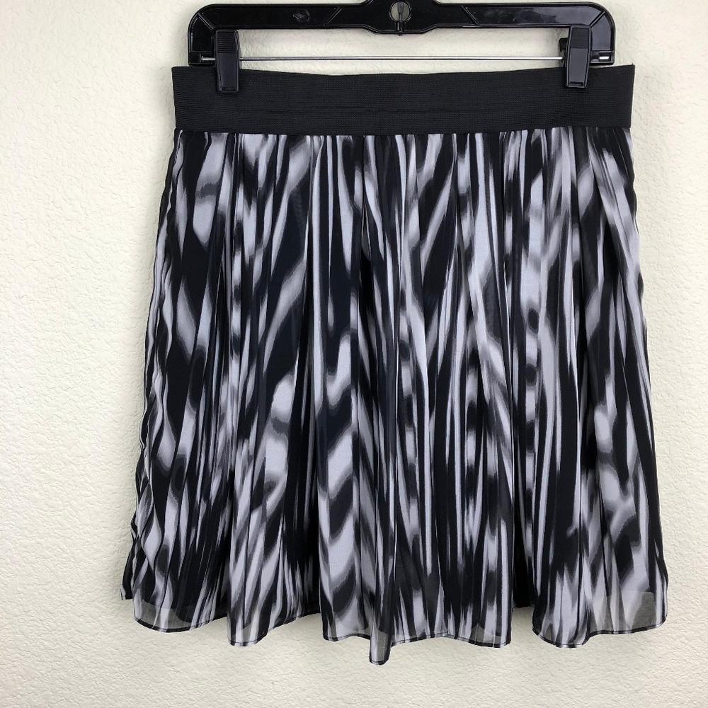 Vince Camuto Skirt Size 8 Great Condition
